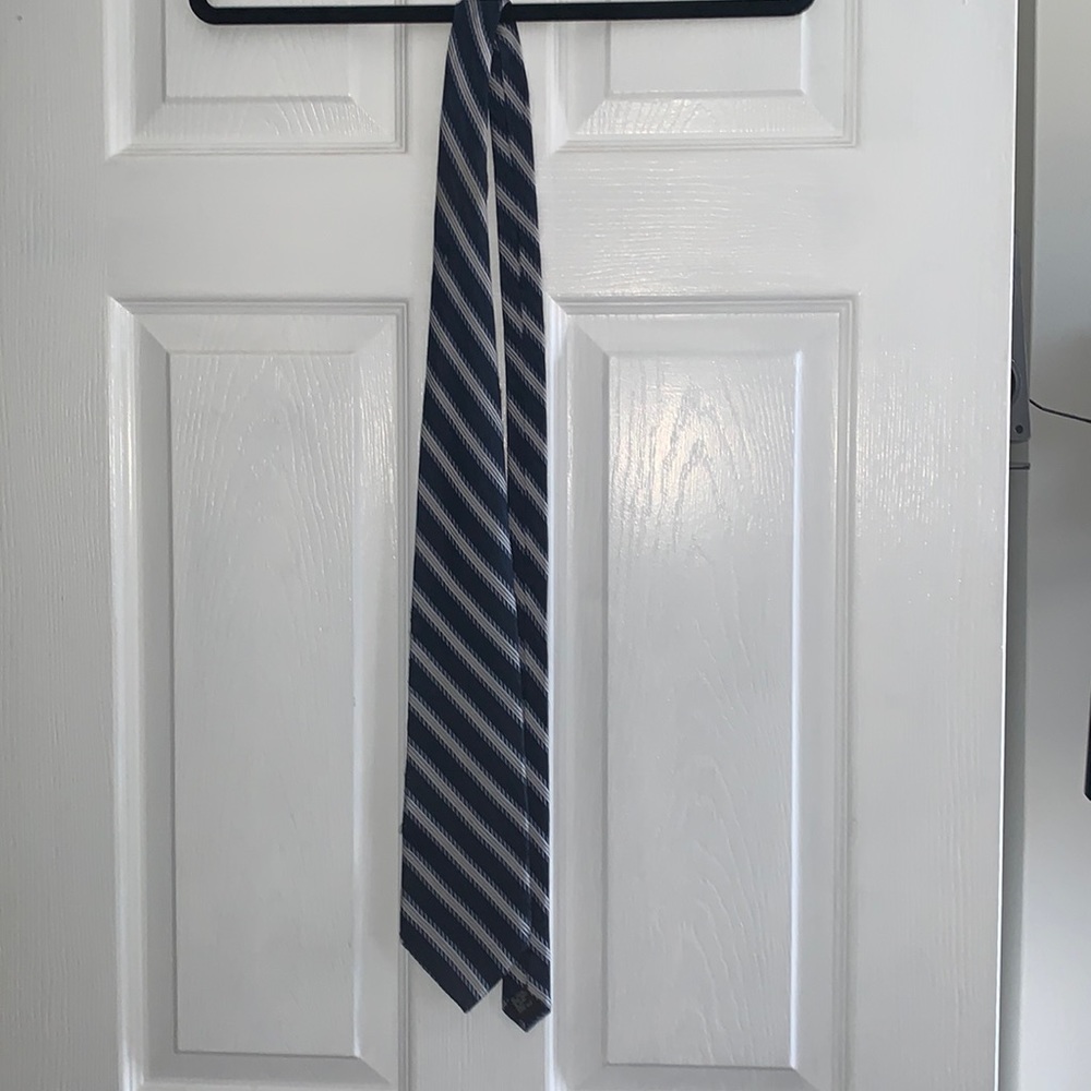 Navy and silver 100% silk tie!